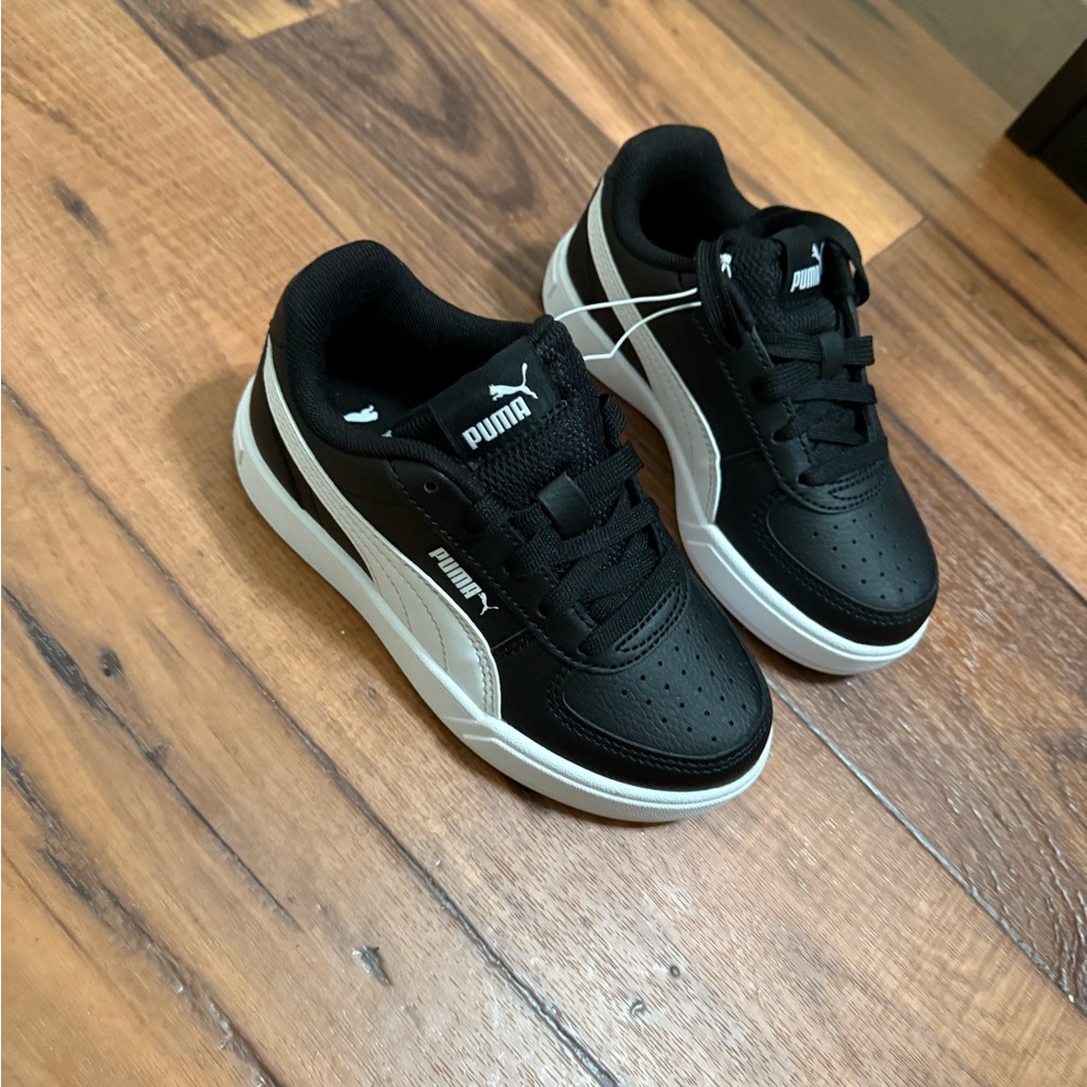 Puma Kids Sneakers in Black and White Size 12 boys
